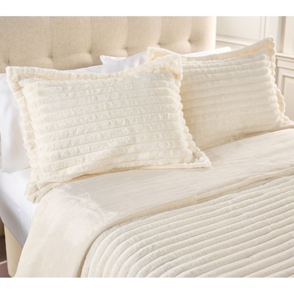 Berkshire Jacquard Fur & Velvetsoft Coverlet Set - King‎ Size Ivory